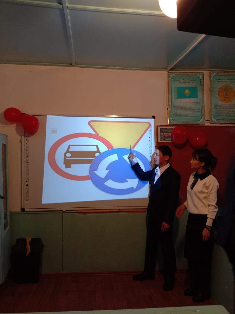 "Қауіпсіз мектеп автобусы" республикалық акция